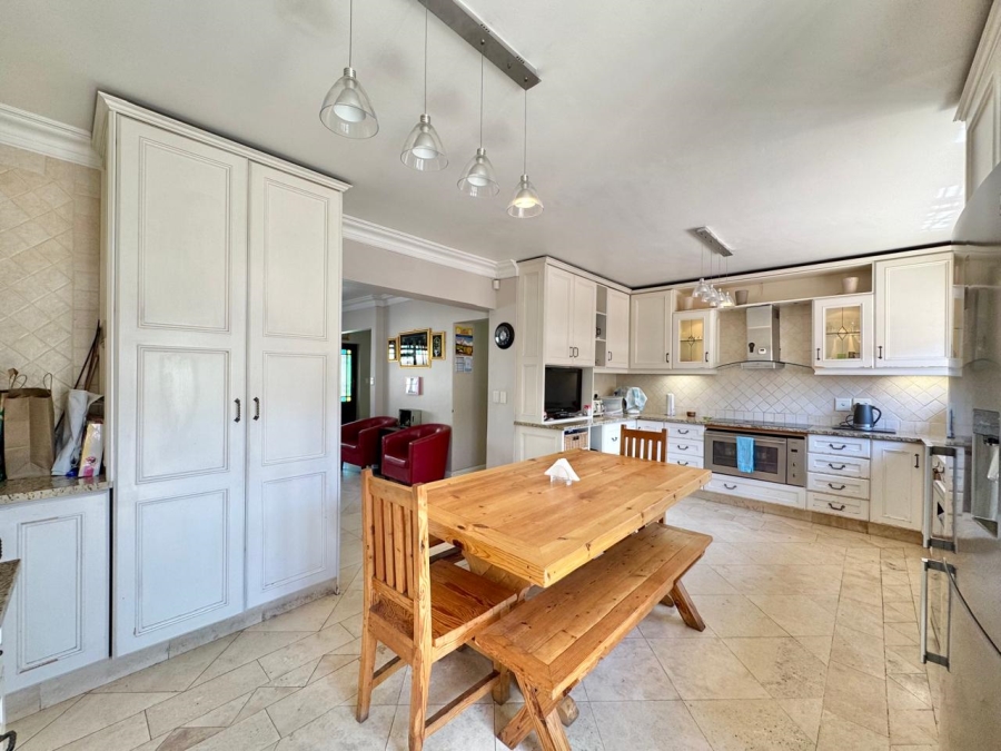 4 Bedroom Property for Sale in Zonnebloem Western Cape